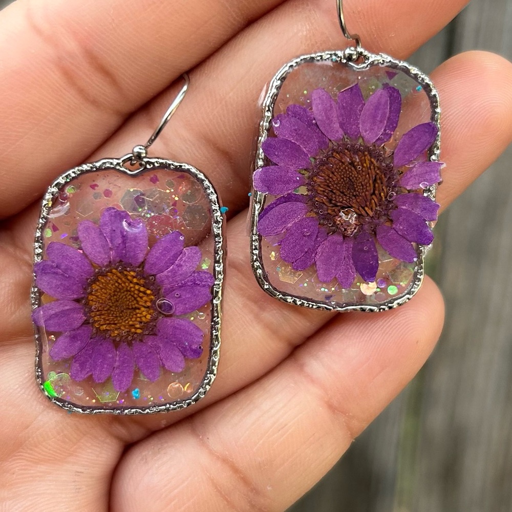 Handmade resin earrings flower